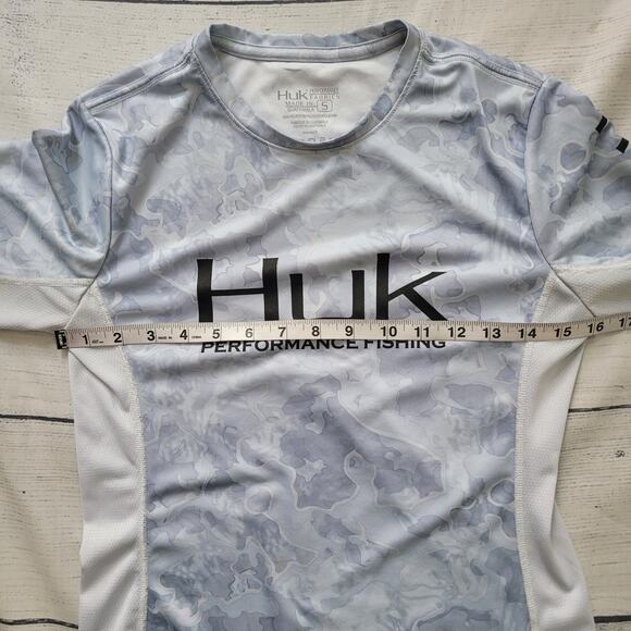 Huk	Size	S Men's Camo Performance Fishing Long Sleeve Top Outdoors Camping - Picture 3 of 6